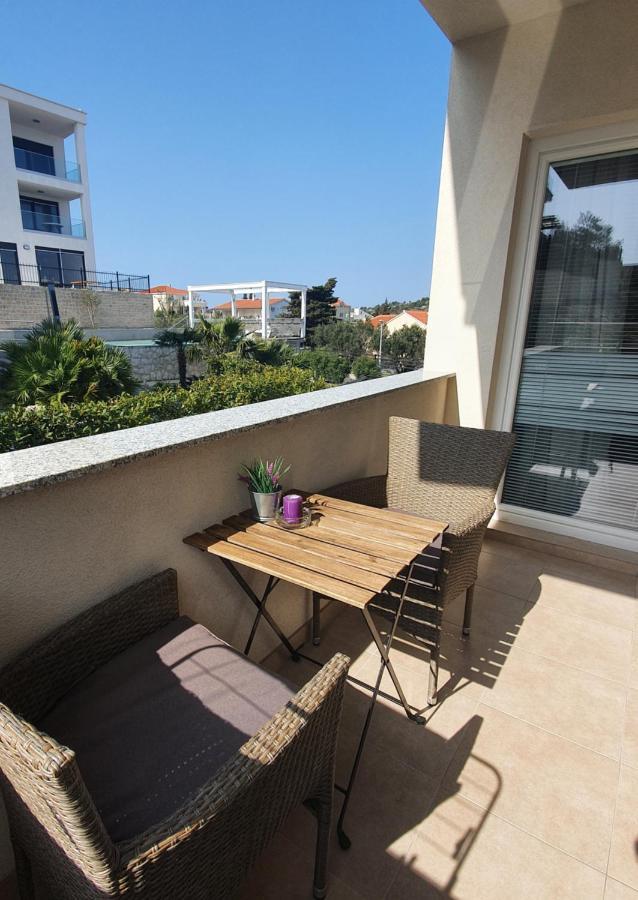 Apartments Marti ムルテル エクステリア 写真