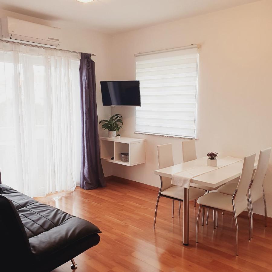 Apartments Marti ムルテル エクステリア 写真