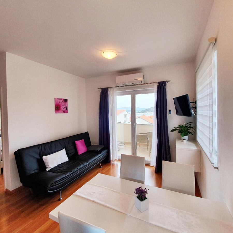 Apartments Marti ムルテル エクステリア 写真