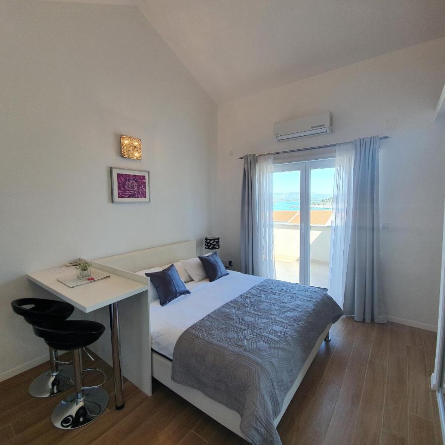 Apartments Marti ムルテル エクステリア 写真