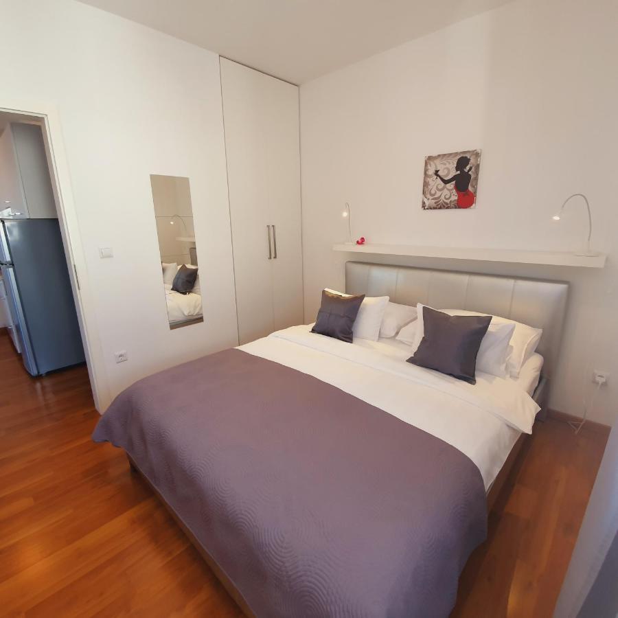 Apartments Marti ムルテル エクステリア 写真
