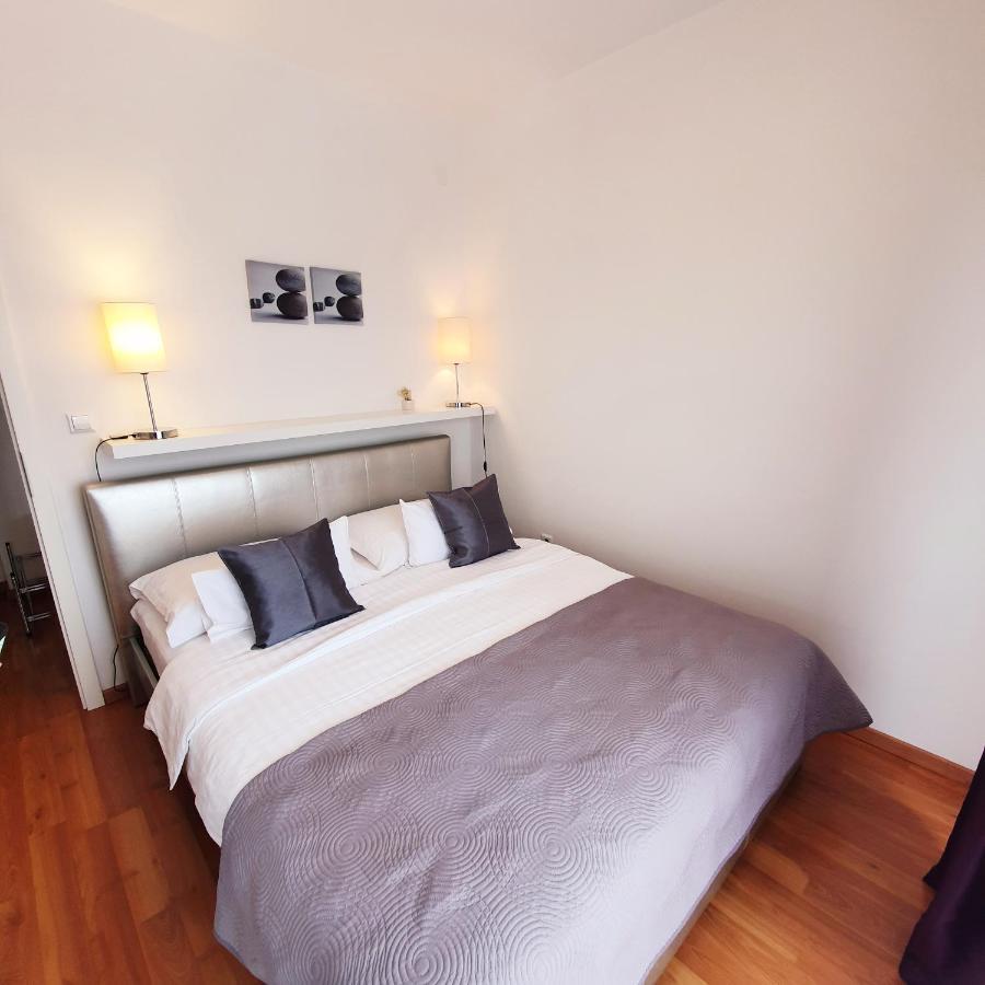 Apartments Marti ムルテル エクステリア 写真