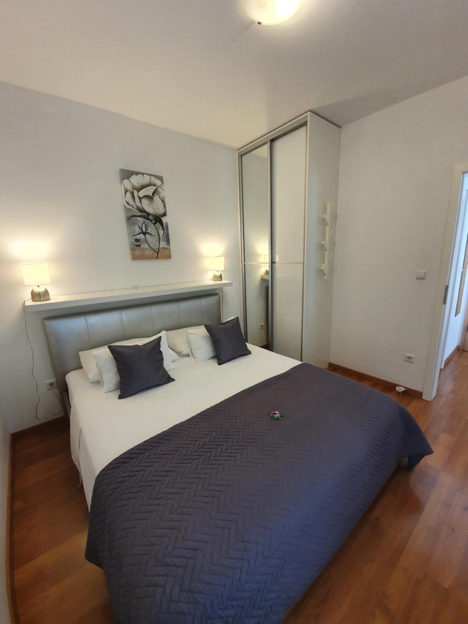 Apartments Marti ムルテル エクステリア 写真