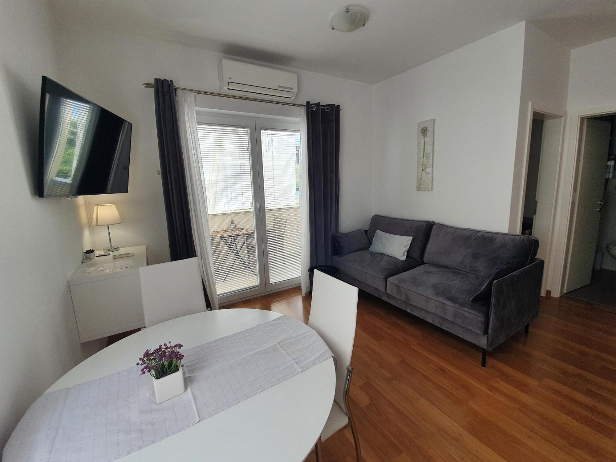 Apartments Marti ムルテル エクステリア 写真