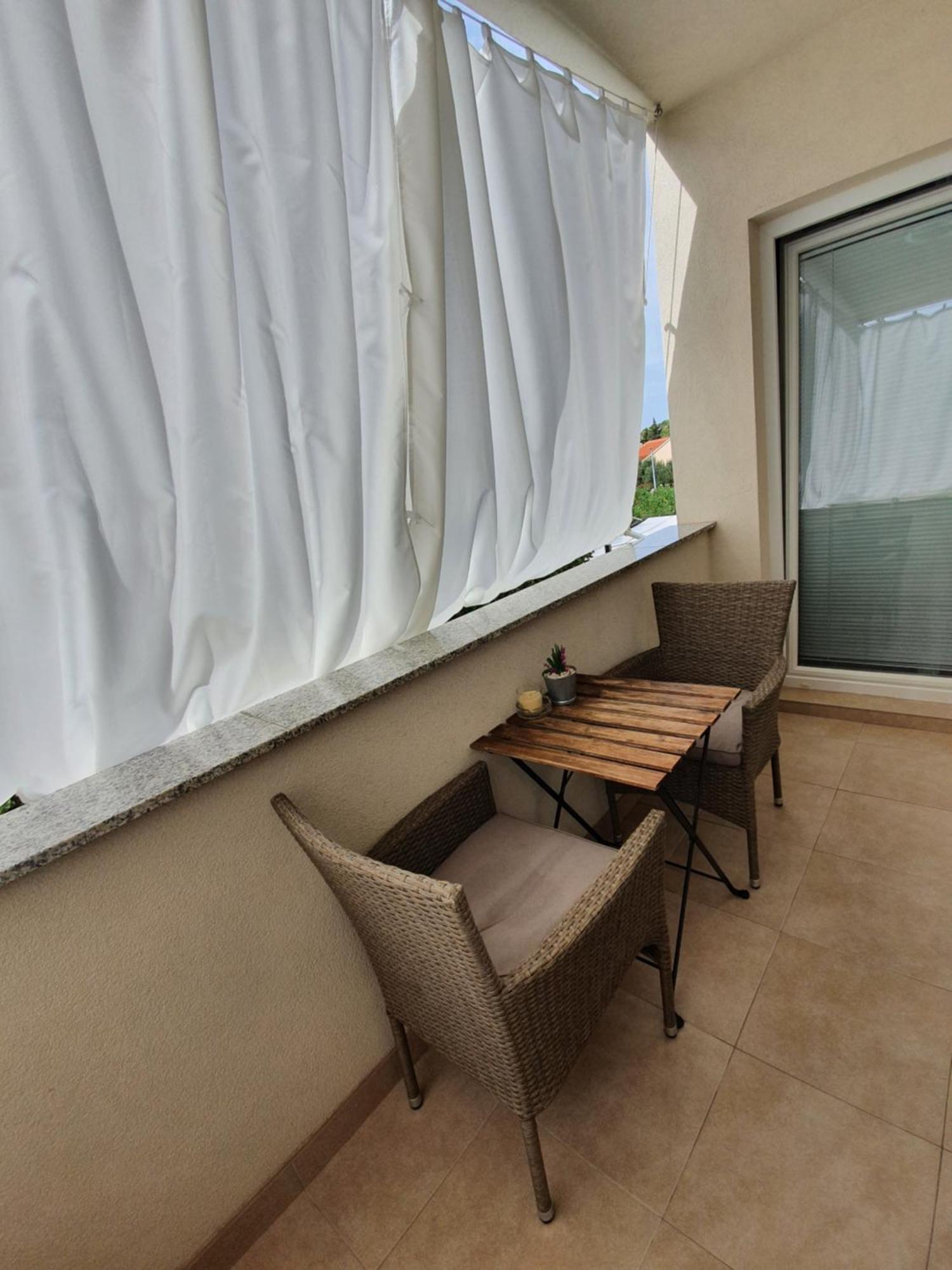 Apartments Marti ムルテル エクステリア 写真