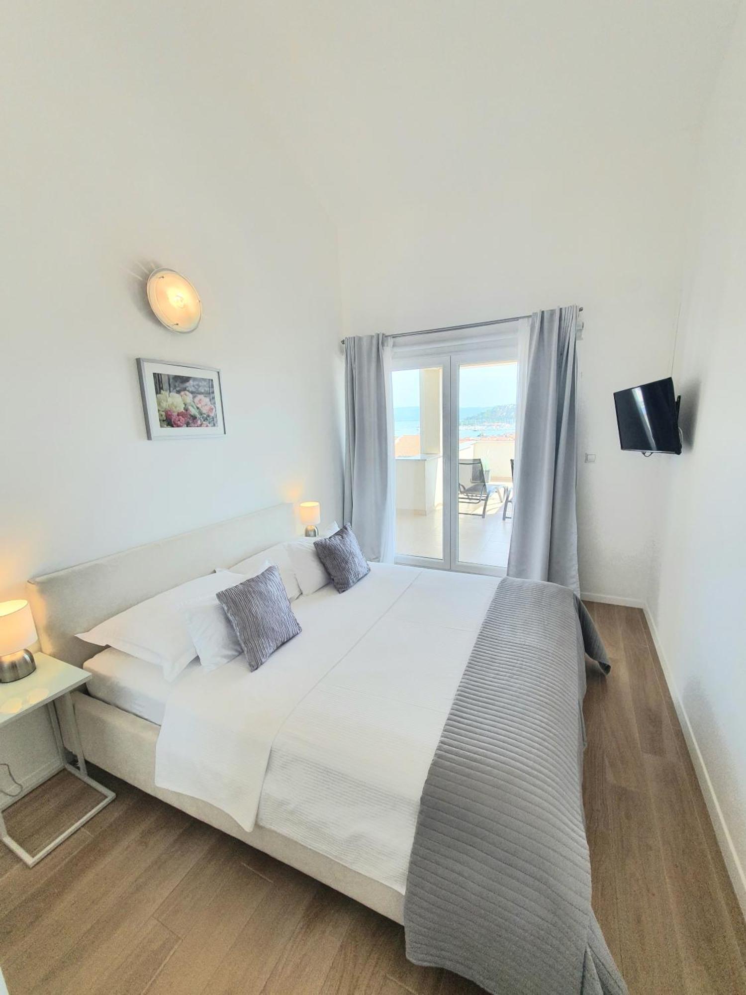 Apartments Marti ムルテル 部屋 写真